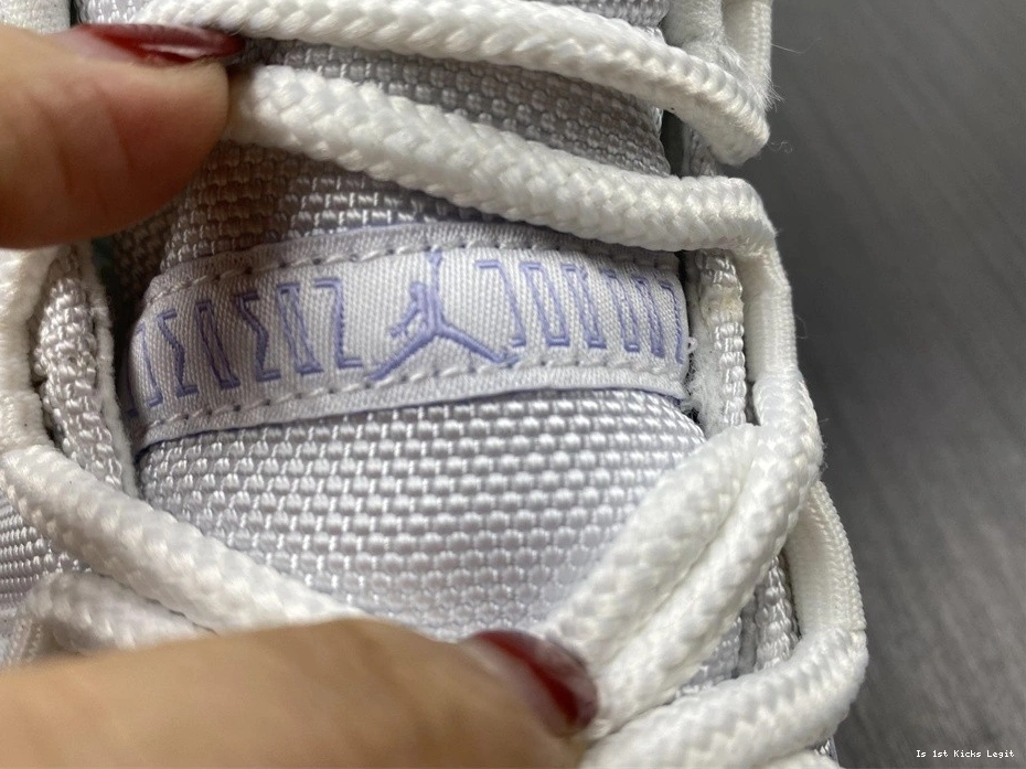 AH7860-101 Air “Pure 11 Violet” Jordan Low 0405